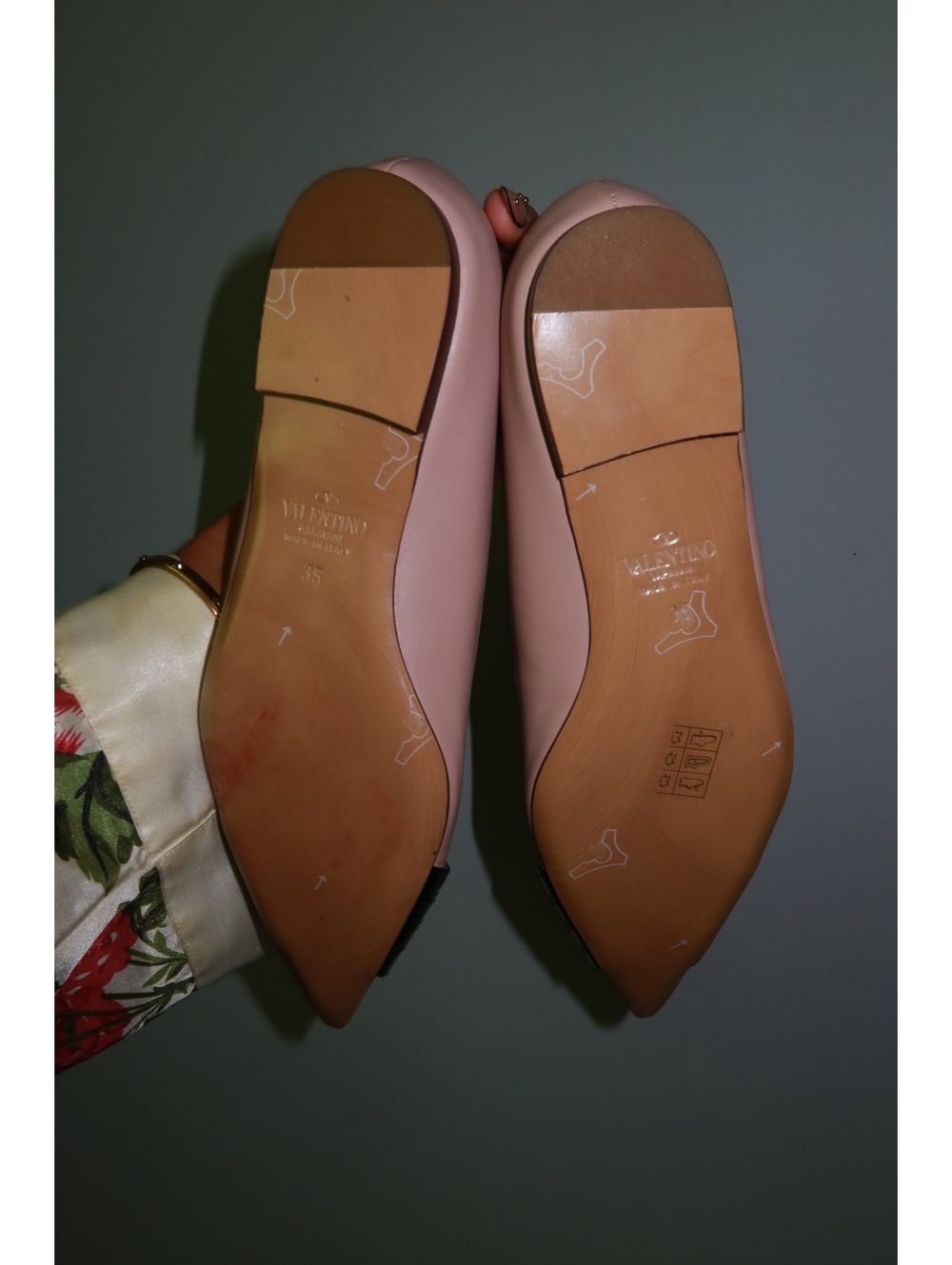 Valentino Garavani Beige Leather Rockstud Pointed Toe Ballet Flats - Picture 5 of 9